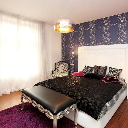 Center Location Luxury *
